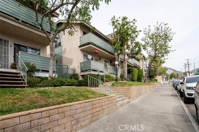 Building Photo - 13100 Bromont Ave