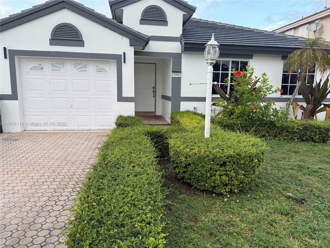 Primary Photo - 15963 SW 82nd St