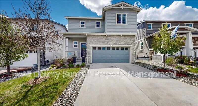 Foto principal - 1933 Villageview Ln