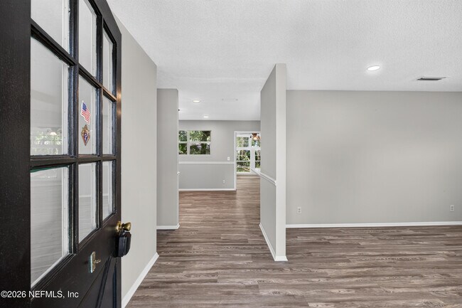 Foto del edificio - 417 Pine Ave