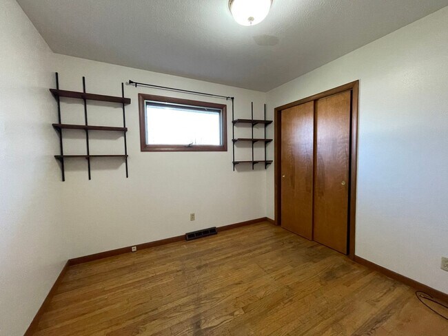 Building Photo - 2607 Woodland Dr