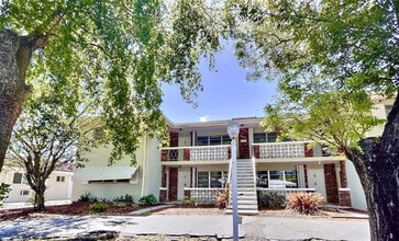 Building Photo - 4213 NE 21st Ave