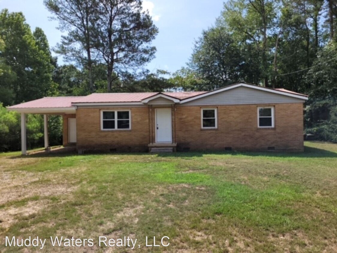 4 br, 2 bath House 63 County Road 4050 House Rental in Marietta, MS
