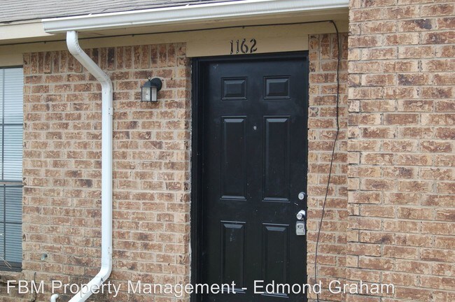 Foto del edificio - 1162-1168 W Bear Creek Rd