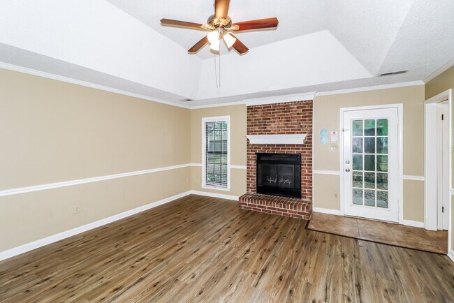 Building Photo - 5711 Redford Ave
