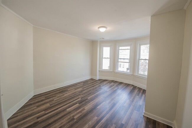 Foto del edificio - 134 Wakeman Ave