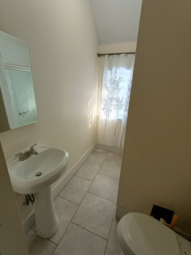 Building Photo - 292 Wilder St