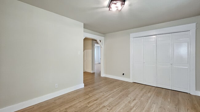 Building Photo - 4033 Lucerne Dr SE