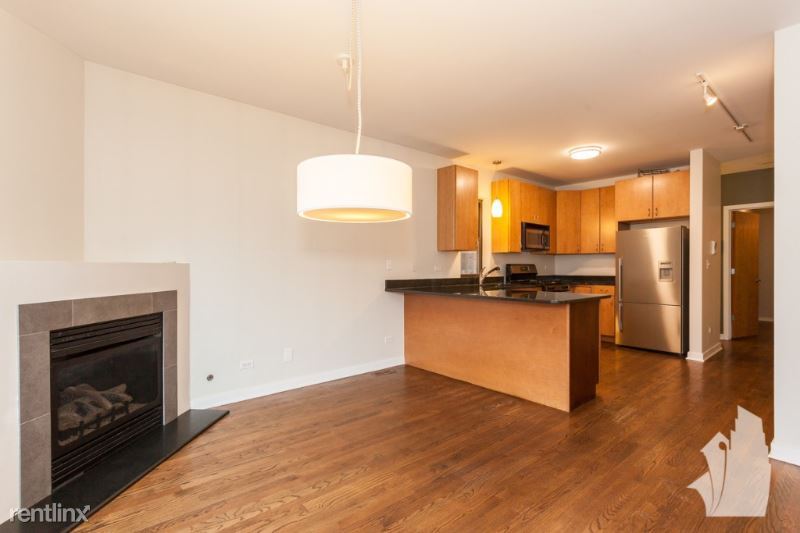 Primary Photo - 2037 W Crystal St
