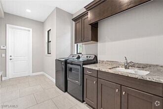 Building Photo - 11813 Via Cassina Ct