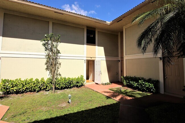 Foto del edificio - 8801 W Sample Road 11 Coral Springs Fl 33065