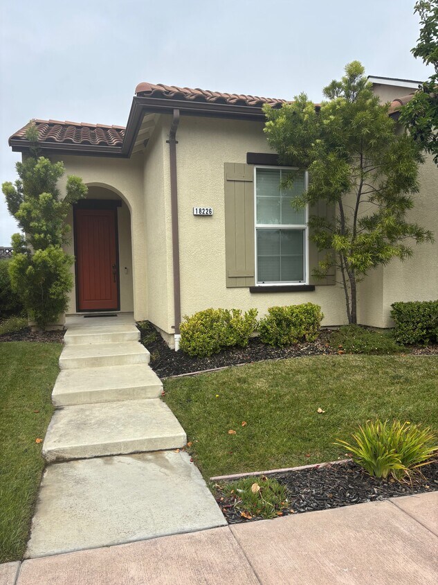 Foto principal - 18226 Caldwell St