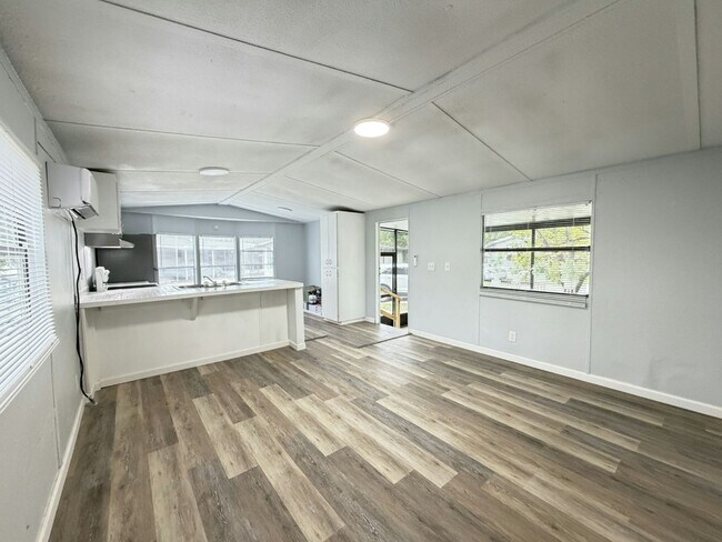 Foto del edificio - 11240 N Northwood Dr