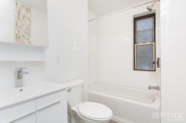 Foto del edificio - 740 Driggs Ave