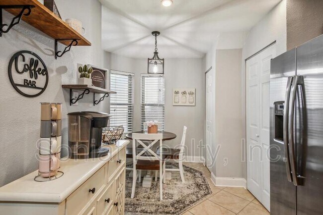 Foto del edificio - 49 Avant Garde Cir