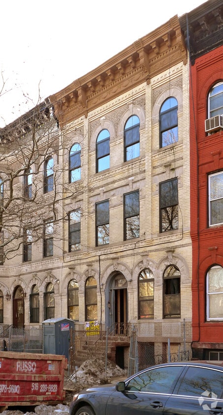 Primary Photo - 456 Madison St