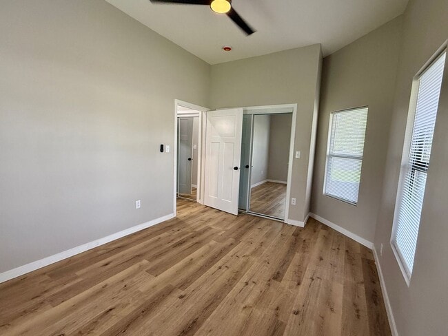 Foto del edificio - 1025 N 6th St