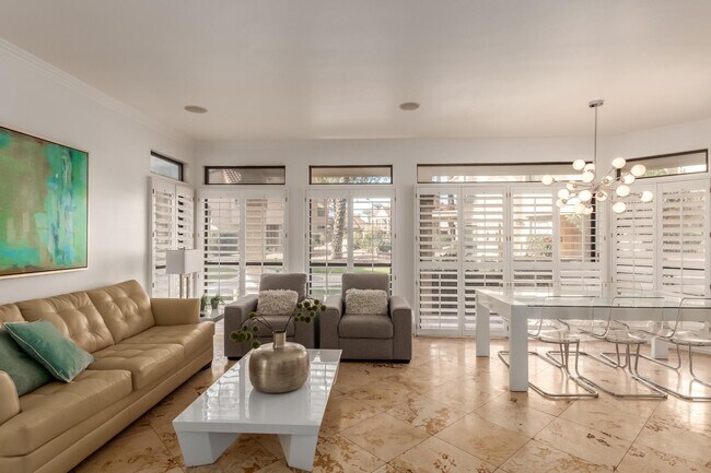 Foto del edificio - 9707 E Mountain View Rd