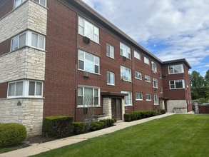 Building Photo - 7209 Division St