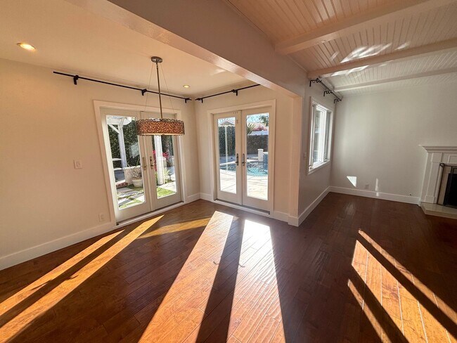 Foto del edificio - 3 Bedroom pool home available in exclusive Rossmoor neighborhood