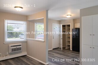 Building Photo - 3026 W Iona Terrace