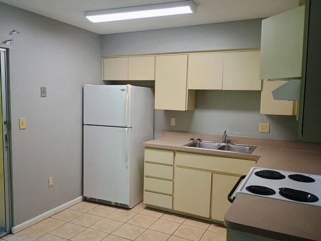 Foto del edificio - 20023 Suncrest Dr