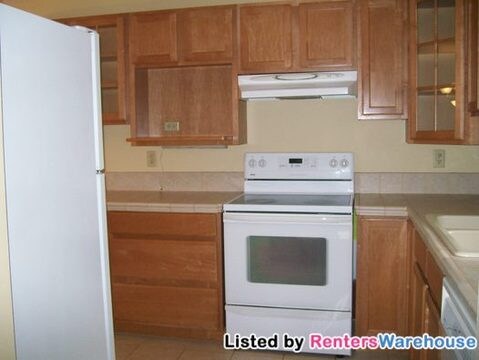 Building Photo - 1038 E Travelers Trl