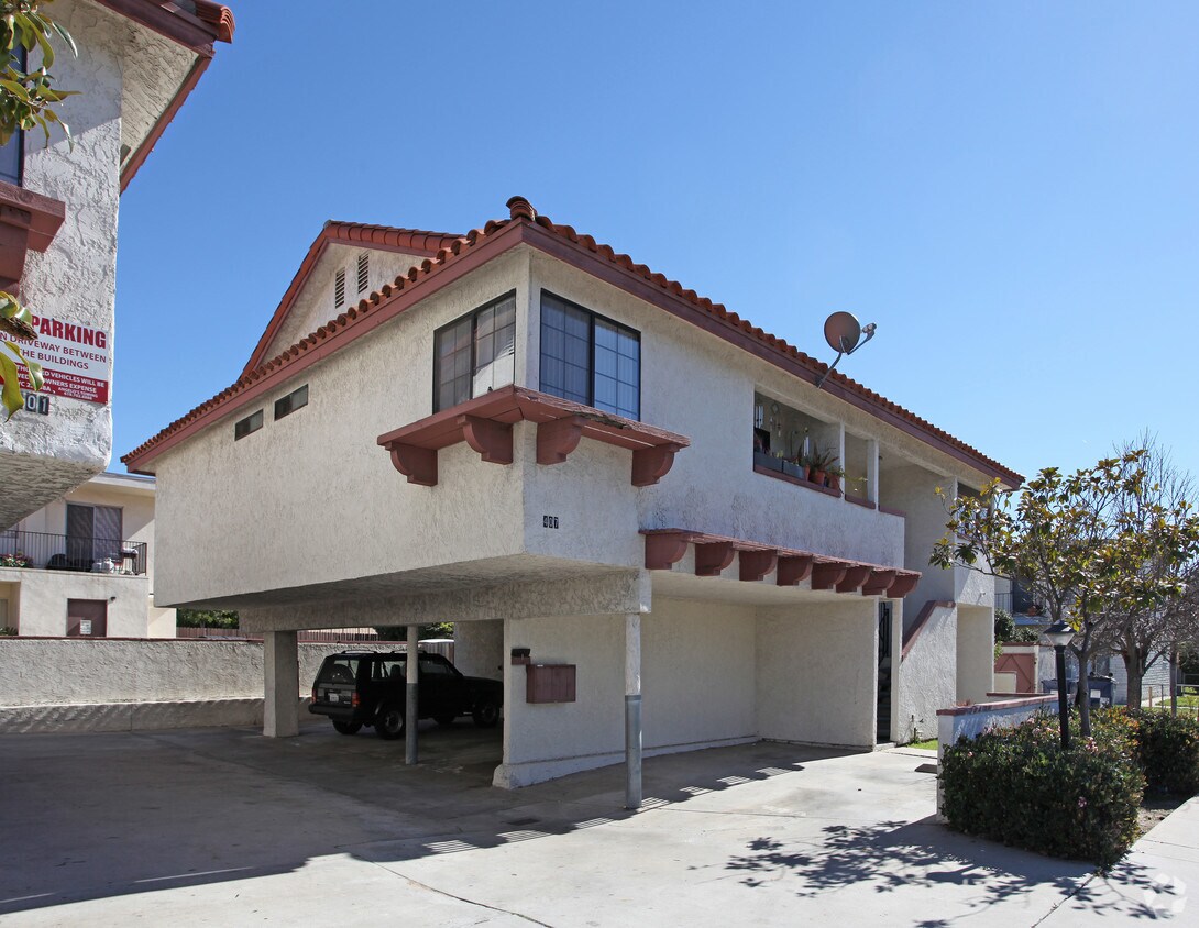 Building Photo - 401-407 4th Ave