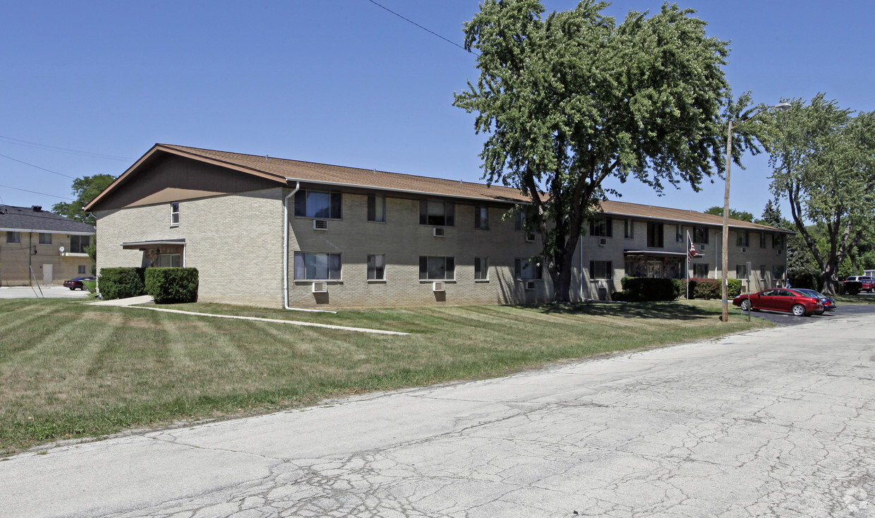 Primary Photo - Midland Apartments