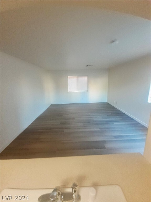 Building Photo - 9210 Hollander Ave