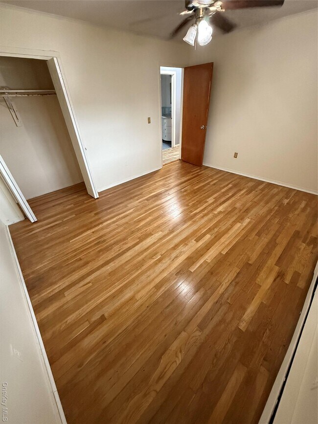 Foto del edificio - 472 Kirkman Ave