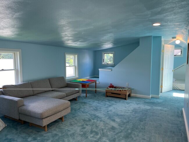 Foto del edificio - 11 Garrison Rd