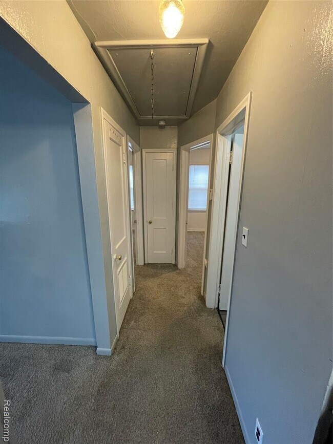 Foto del edificio - 11099 Studebaker Ave