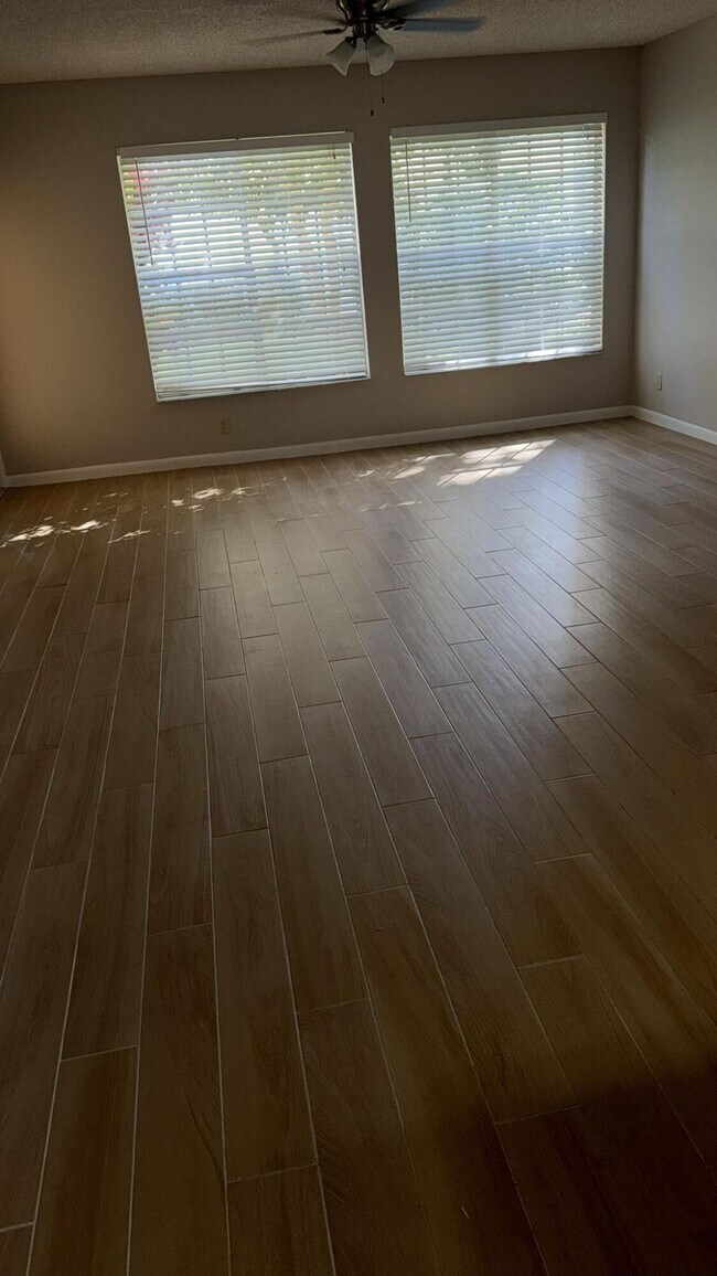 Foto del edificio - 6339 La Costa Dr