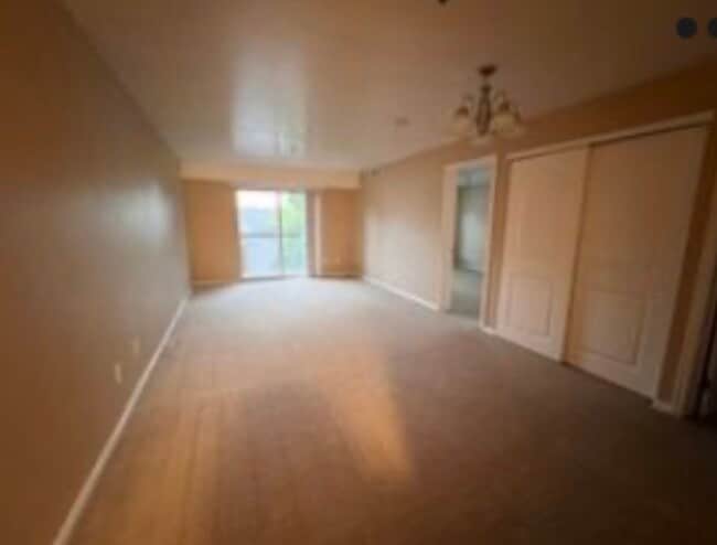 Building Photo - 1044 E 400 S