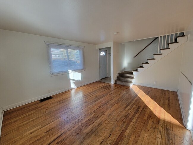 Foto del edificio - 1917 E 15th St