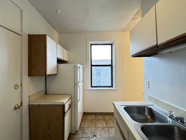 Building Photo - 1542 N Kedzie Ave