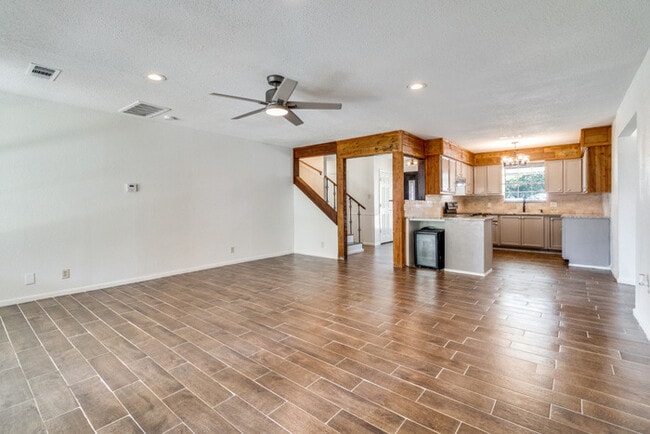 Building Photo - Recently Renovated Home!