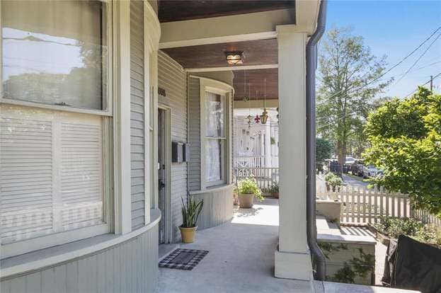Building Photo - 4008 Prytania St