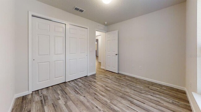 Foto del edificio - 120 Wellwood Ln