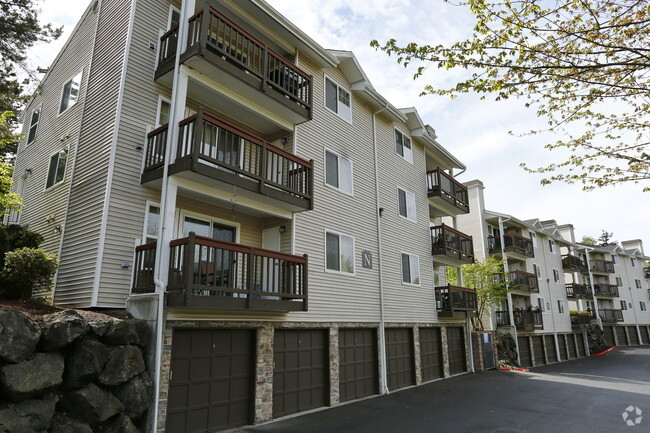 Building Photo - Overlook at Westridge