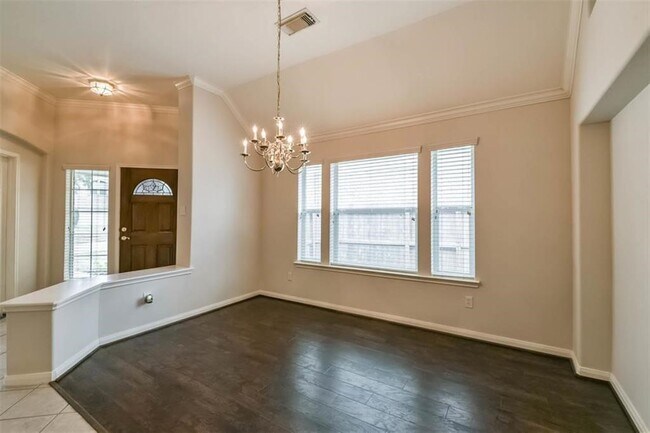 Foto del edificio - 5911 Mettler Ln
