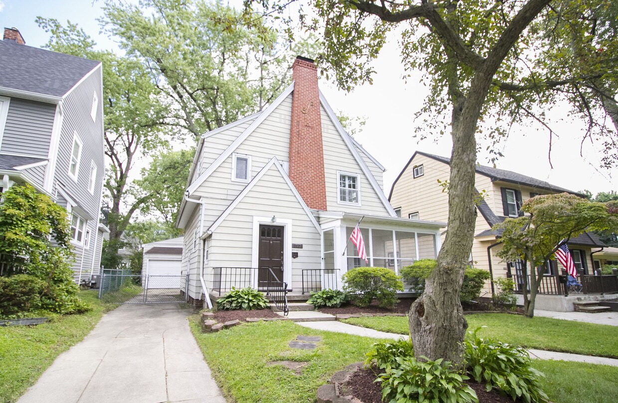 3912 Bowen Rd, Toledo, OH 43613 House Rental in Toledo, OH