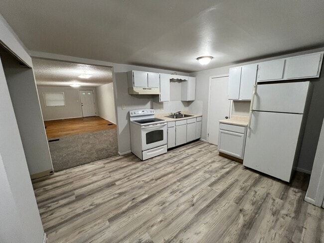 Foto del edificio - 15301 E Mayes Rd