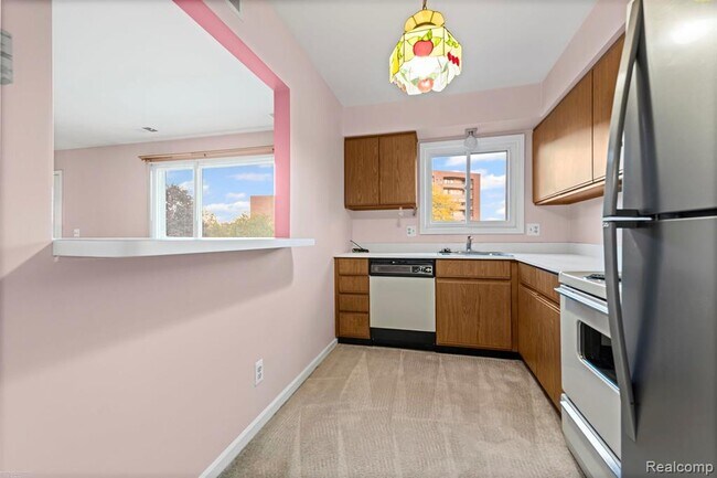 Foto del edificio - 1049 Country Club Dr