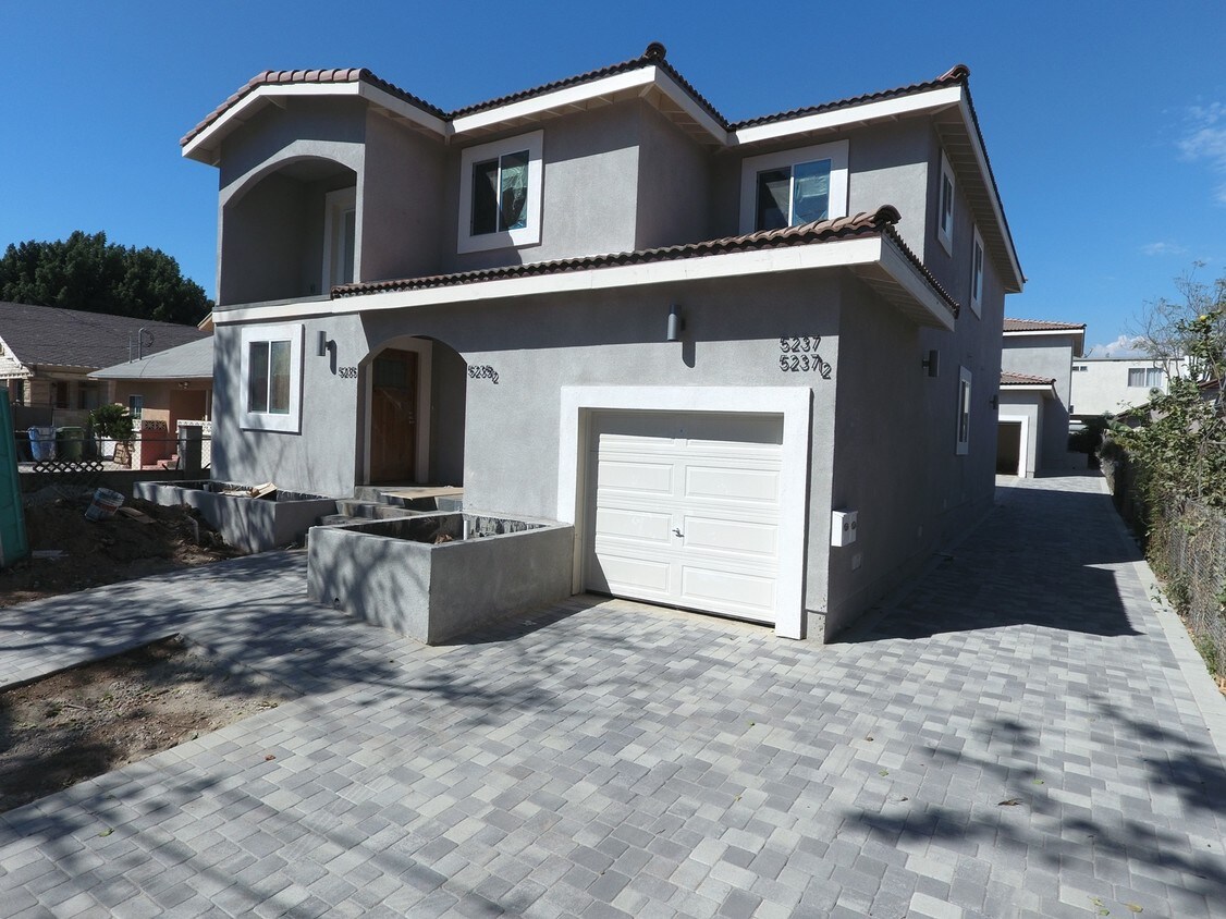 Foto principal - 5235-5237 Virginia Ave