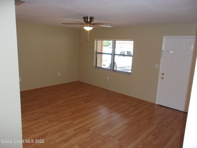 Building Photo - 3074 Sea Gate Cir