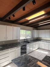 Building Photo - 6395 Rustic Hills Dr