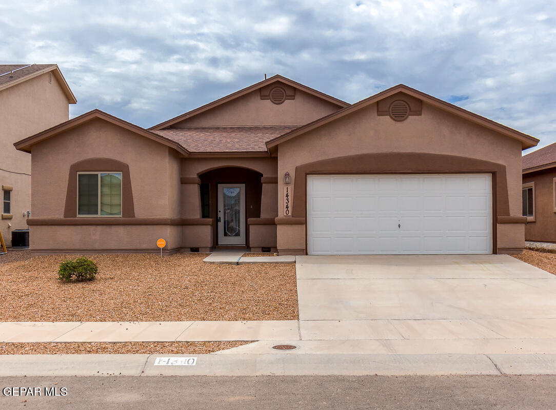 Foto principal - 14340 Apache Point Dr