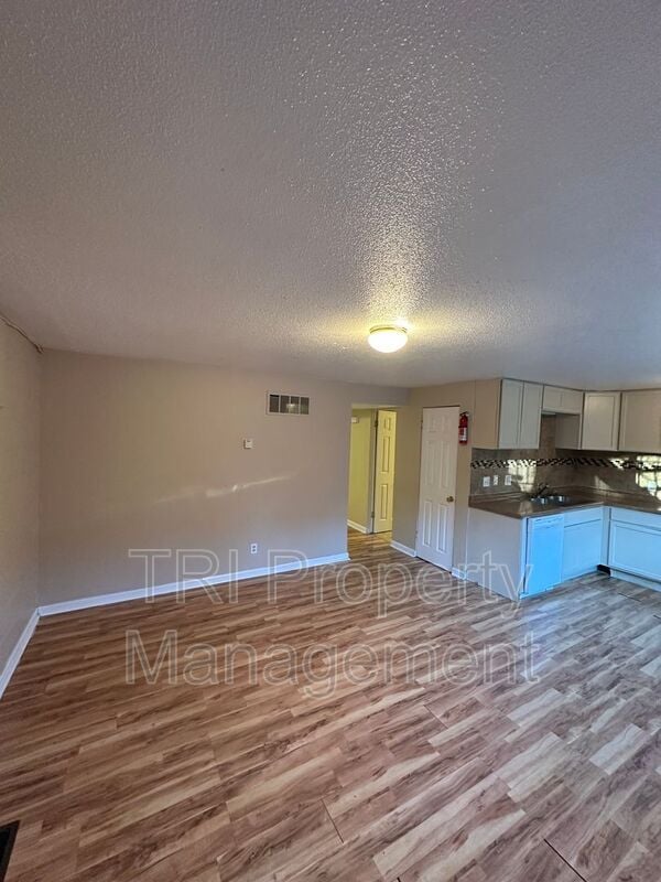 Building Photo - 1517 10th Ave